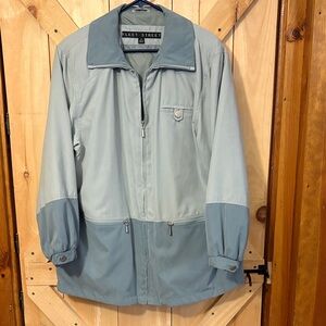 Woman’s Fleet Street Spring Jacket in two tone green. Size medium
